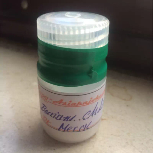 باریم کلرید آزمایشگاهی 25 گرمی مرک المان اصلی